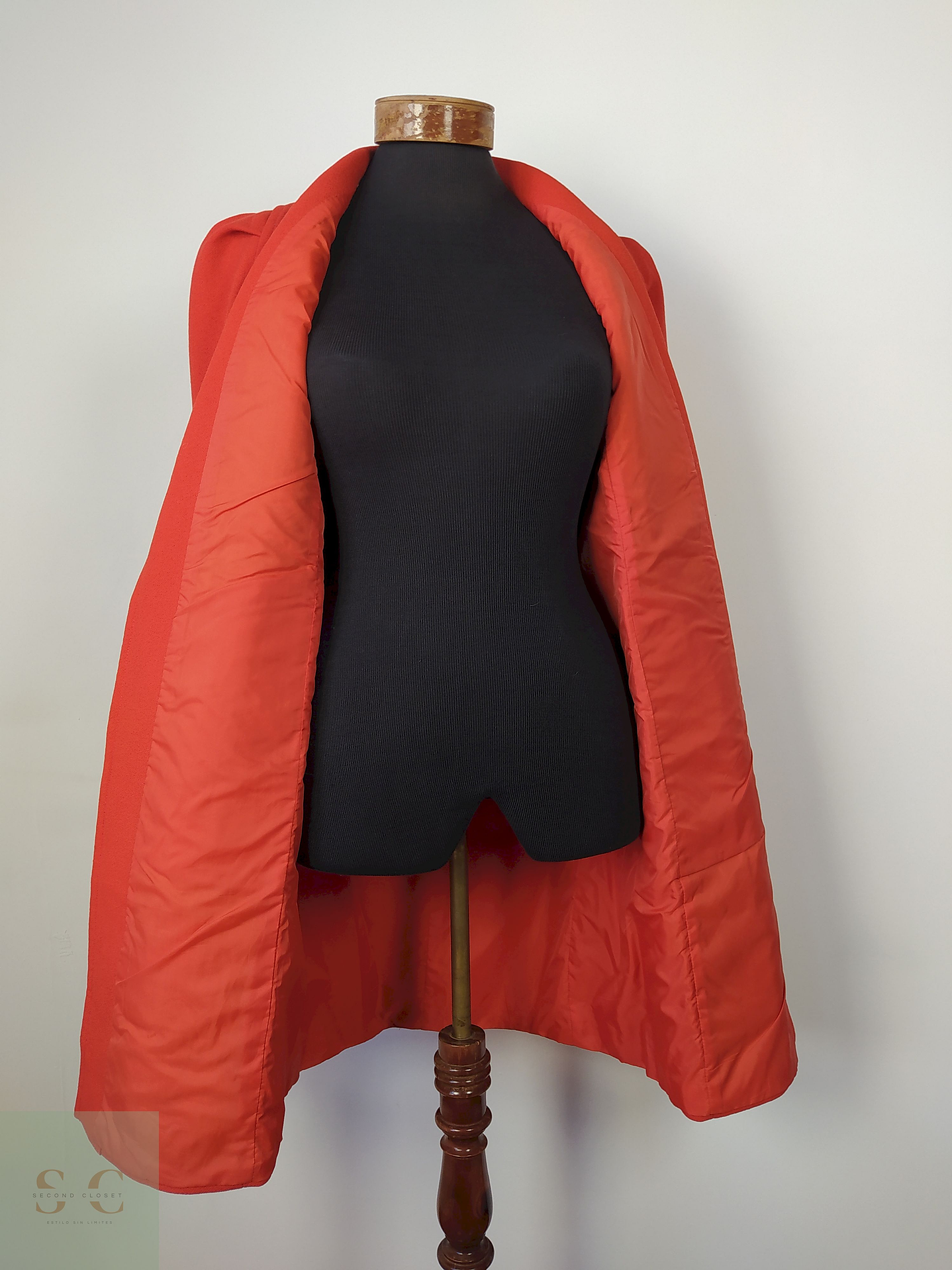 Abrigo Rojo MUJER Talla SM 2