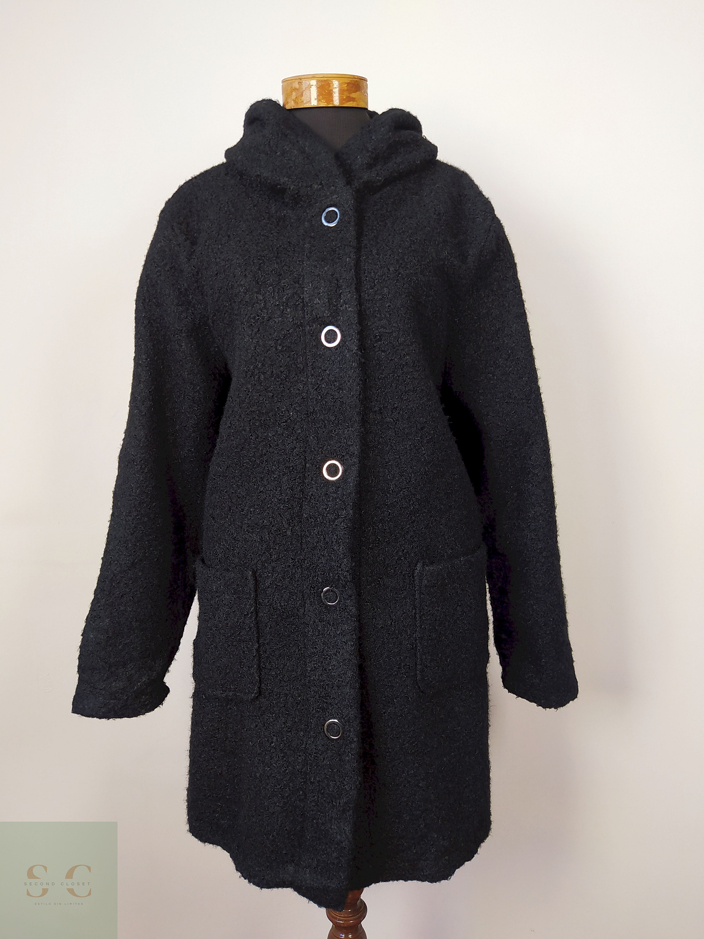 Abrigo ligero negro con gorro Talla XL 1