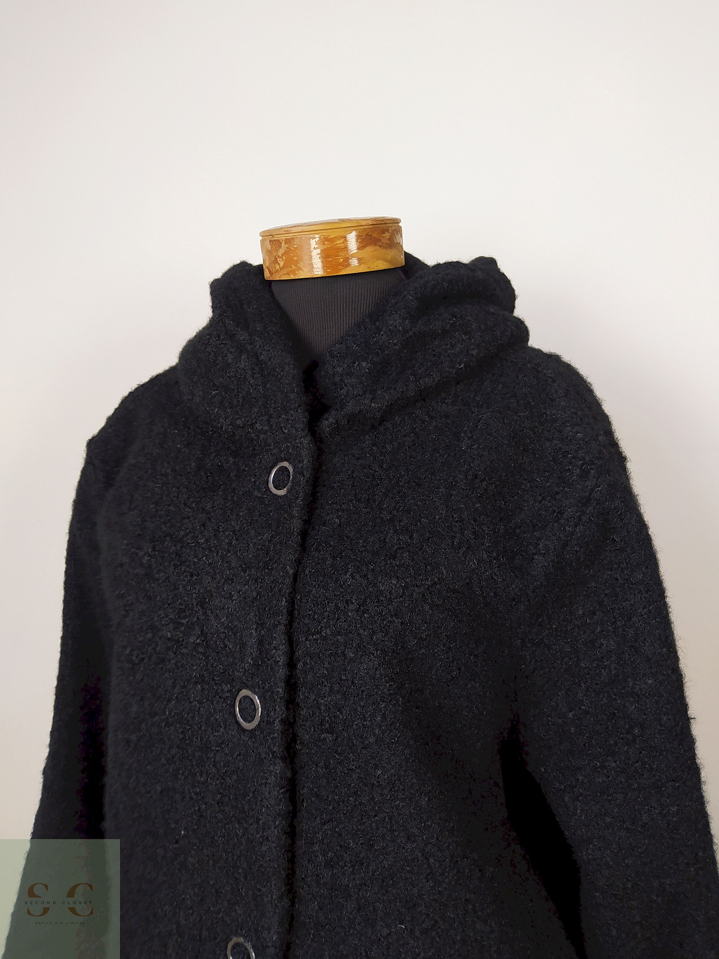 Abrigo ligero negro con gorro Talla XL 3