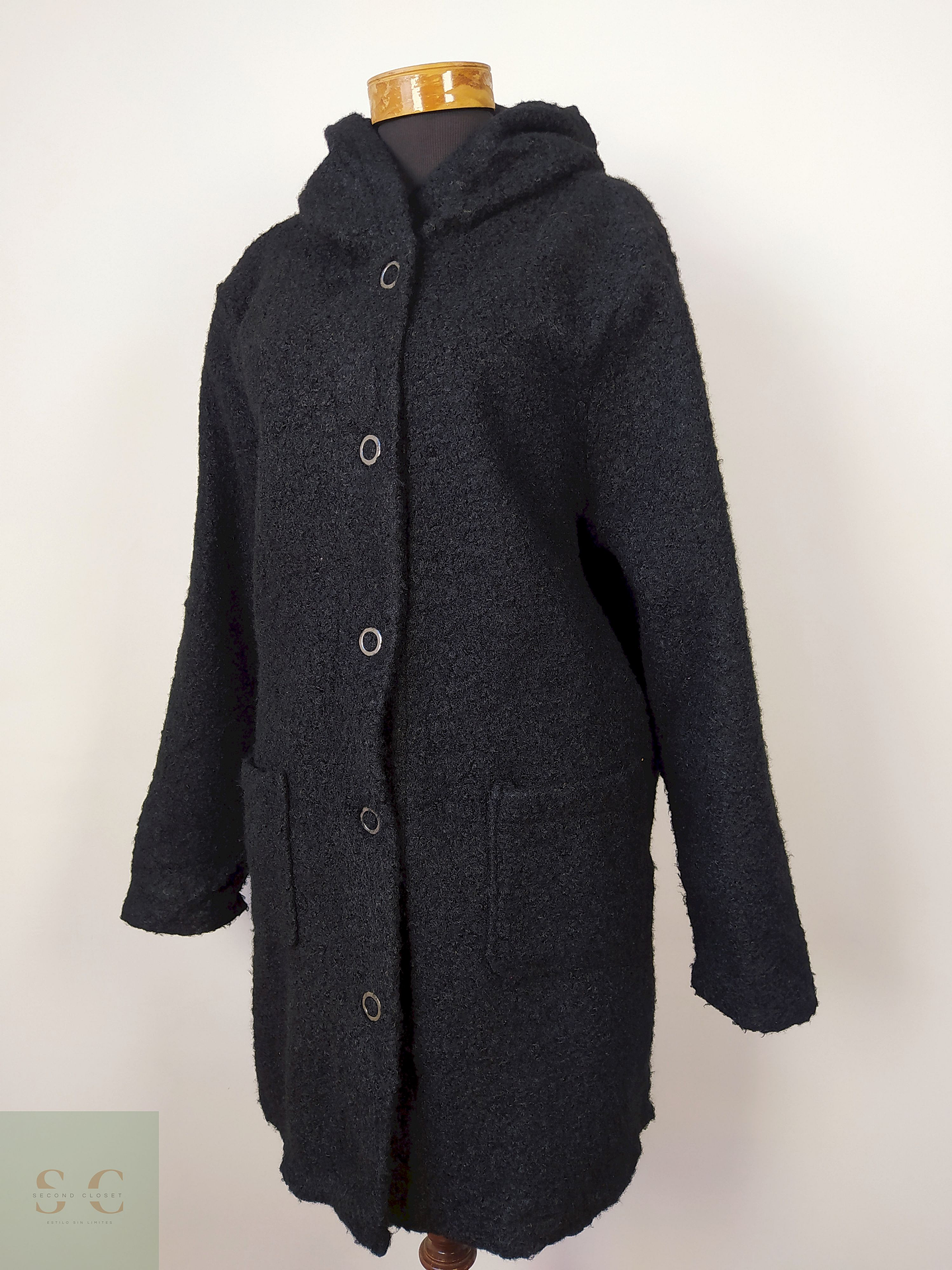 Abrigo ligero negro con gorro Talla XL 4