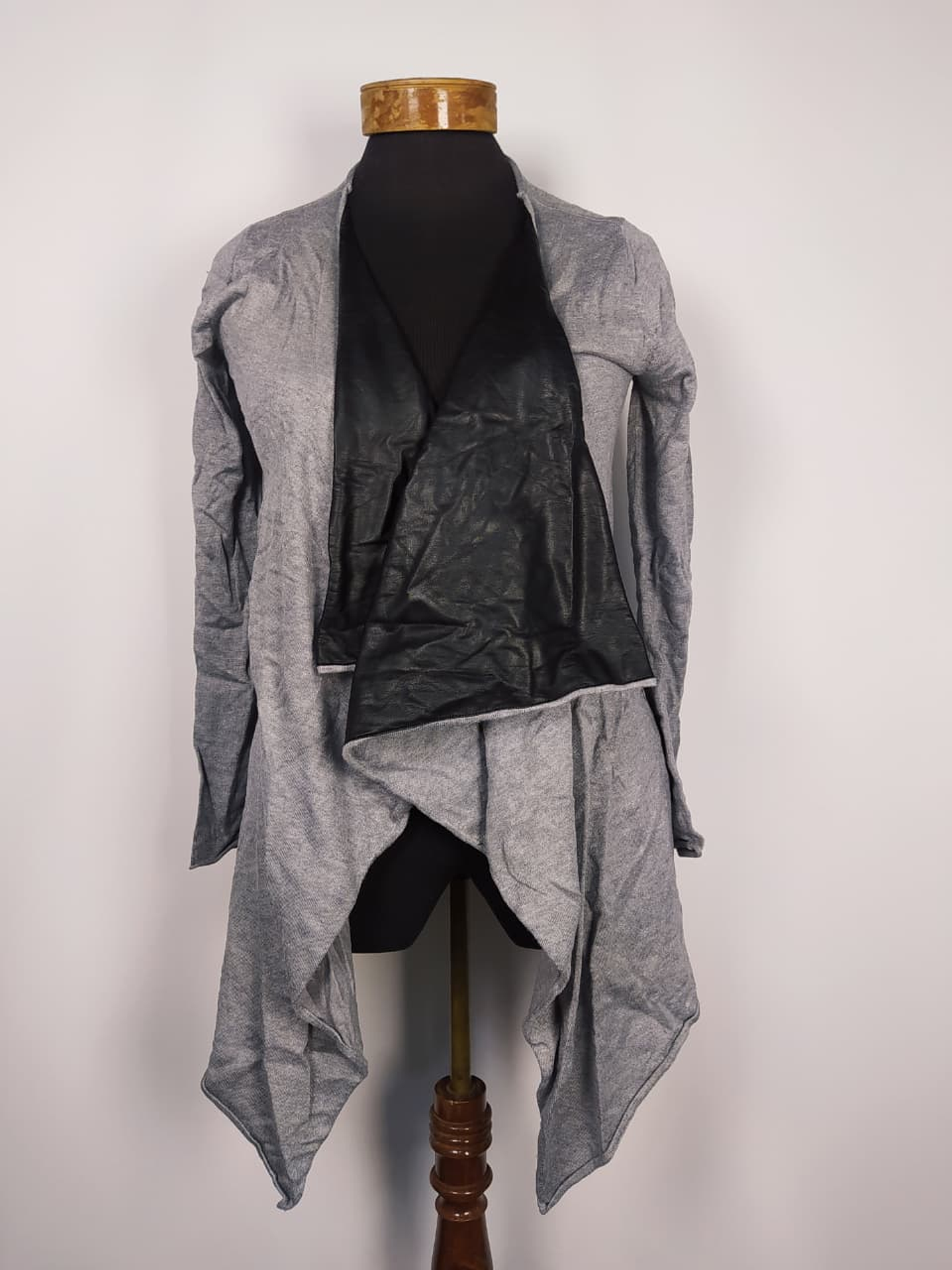 Sueter ZARA mujer eco cuero solapa TALLA L  1