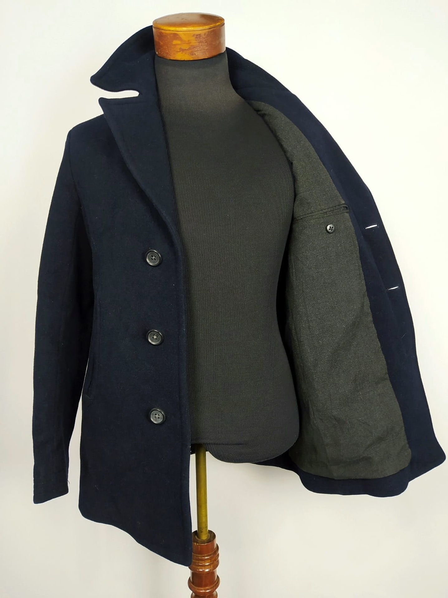 Abrigo United Arrows Tokyo  Talla S (Slim Fit)  100% Lana Virgen  5