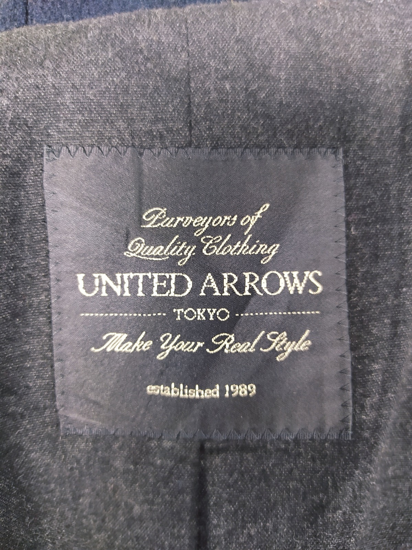 Abrigo United Arrows Tokyo  Talla S (Slim Fit)  100% Lana Virgen  7