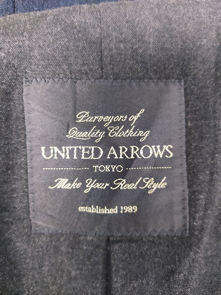 Abrigo United Arrows Tokyo  Talla S (Slim Fit)  100% Lana Virgen  7