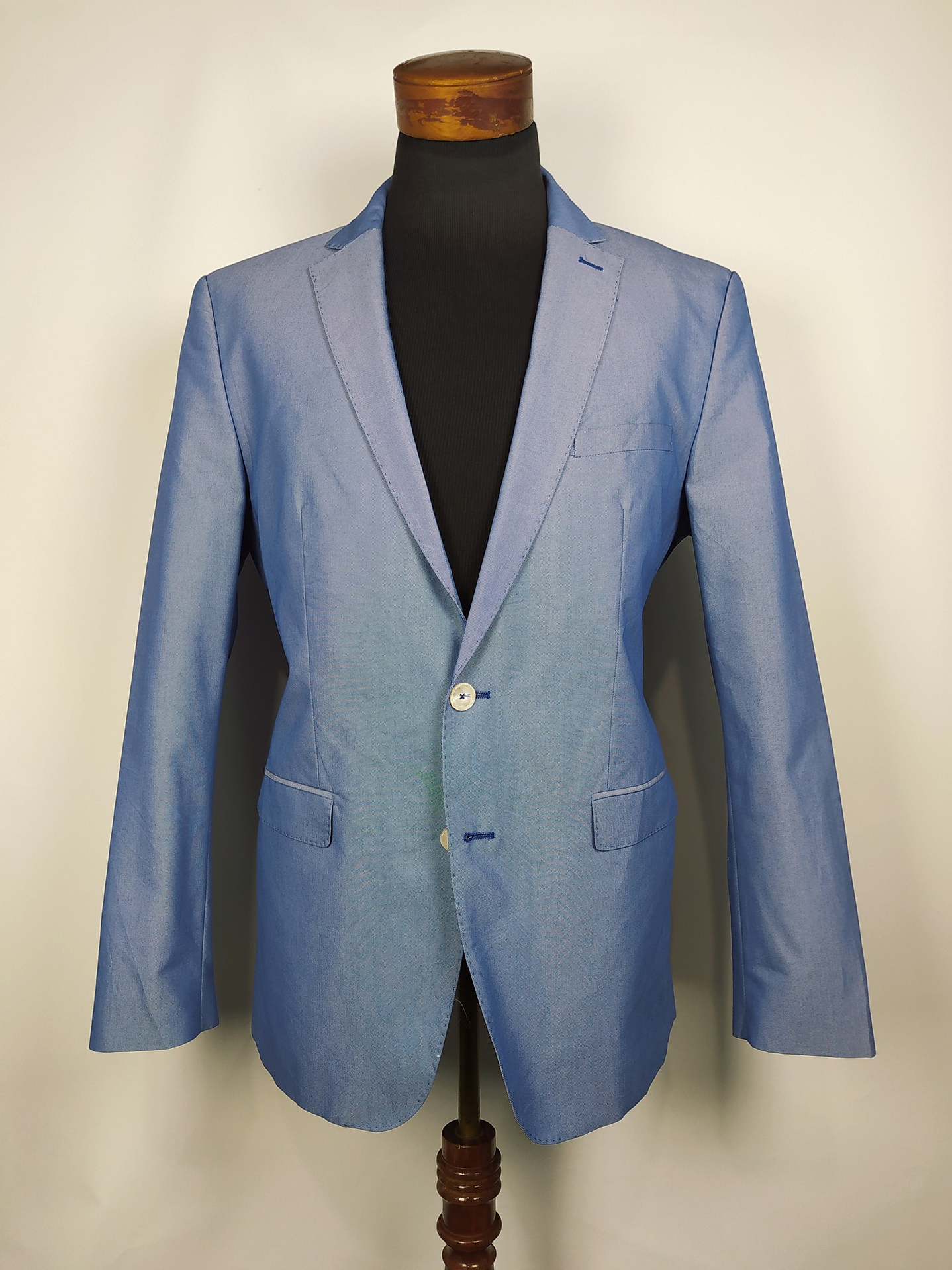 Blazer Zara Man – Celeste brillante estructurado – Talla ML 1