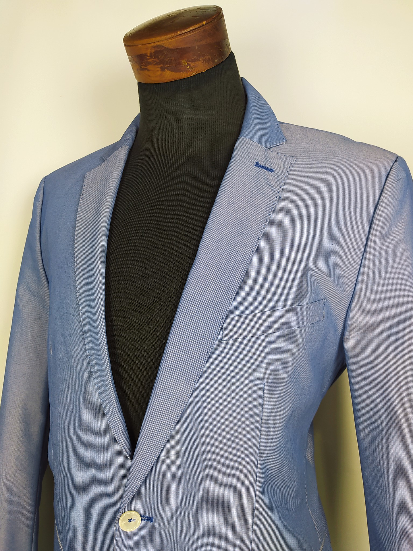 Blazer Zara Man – Celeste brillante estructurado – Talla ML 3