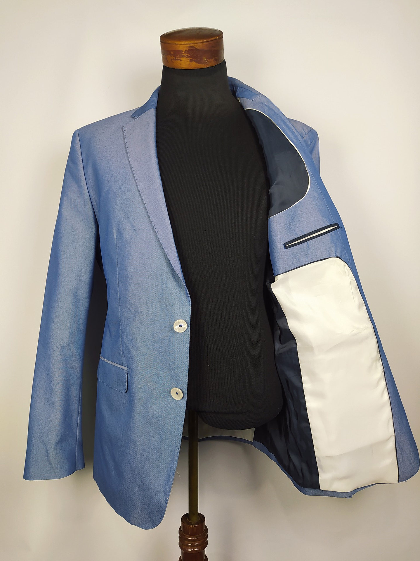 Blazer Zara Man – Celeste brillante estructurado – Talla ML 4