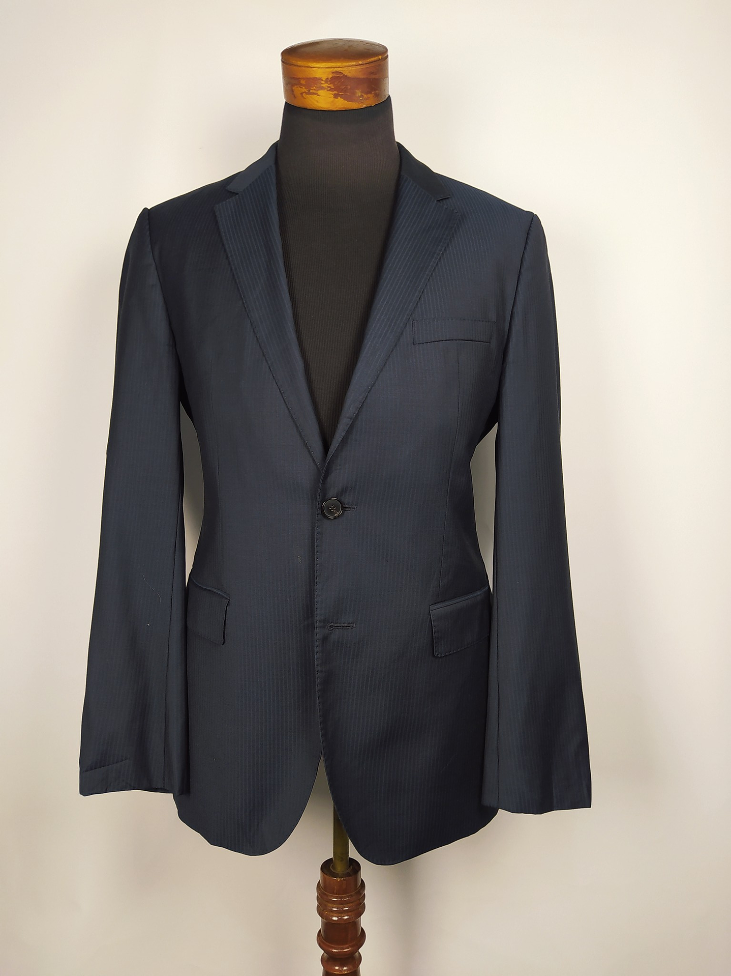 Blazer Hugo Boss – Rayas negro y azul – Talla M 2