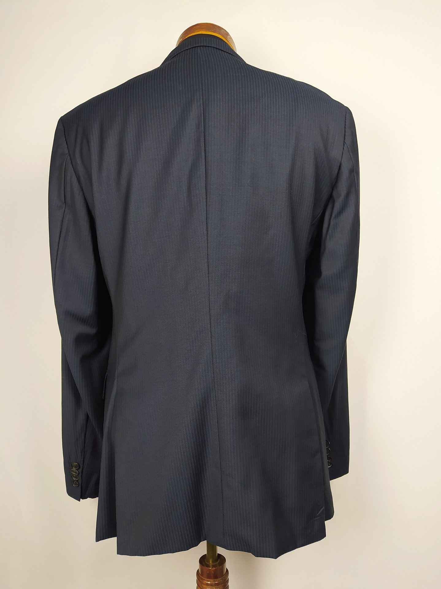 Blazer Hugo Boss – Rayas negro y azul – Talla M 4