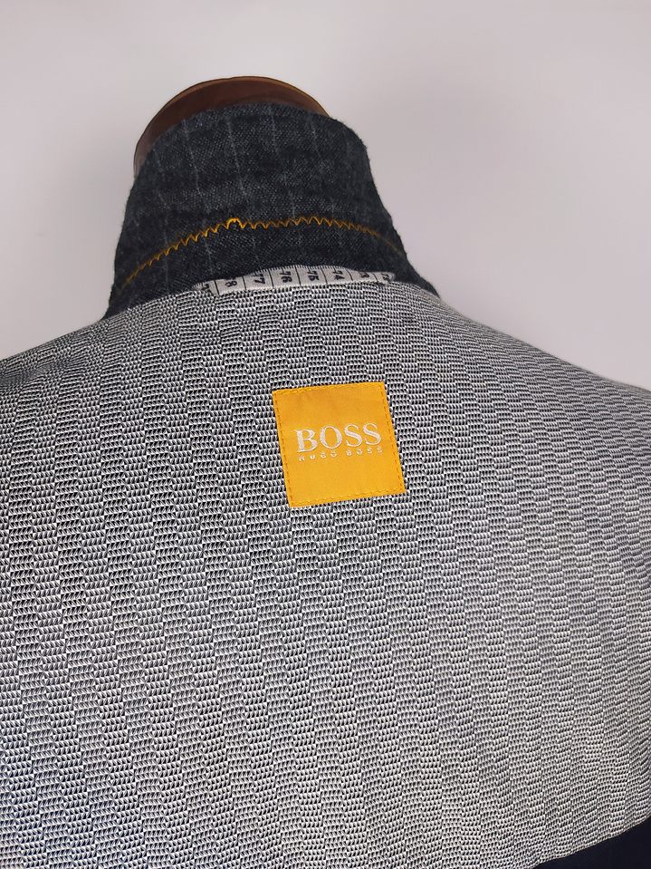 Blazer Hugo Boss – Plomo raya elegante – Talla M 3