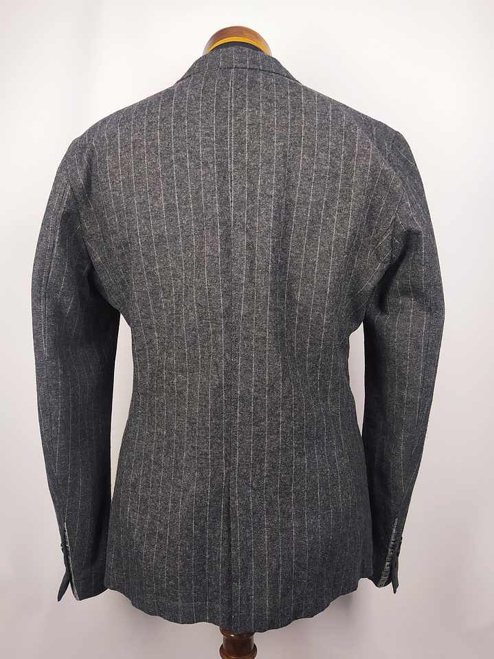 Blazer Hugo Boss – Plomo raya elegante – Talla M 4