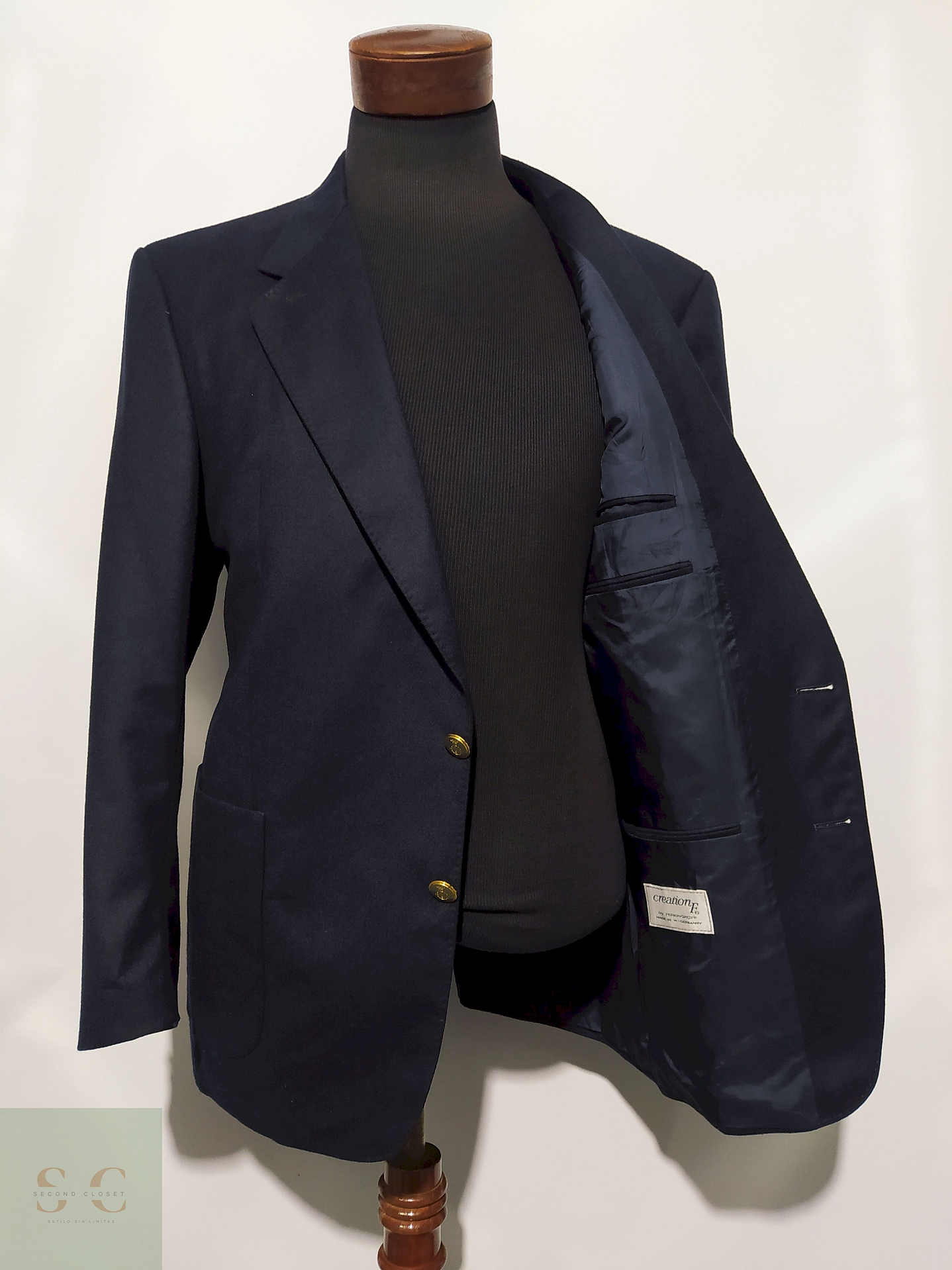 Blazer Clásico azul Lana virgen Botón dorado – Talla L 3