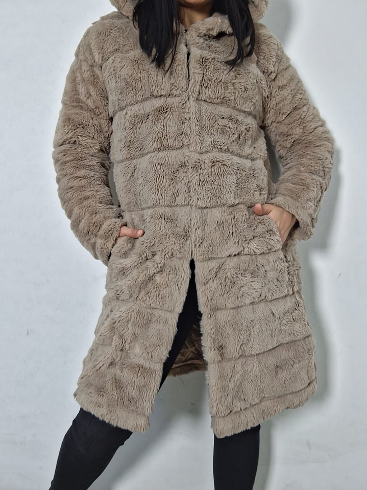 Abrigo eco piel beige con capucha TALLA S/M 2