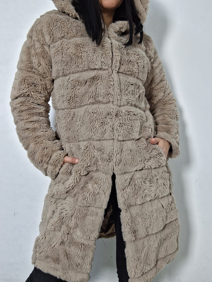 Abrigo eco piel beige con capucha TALLA S/M 3