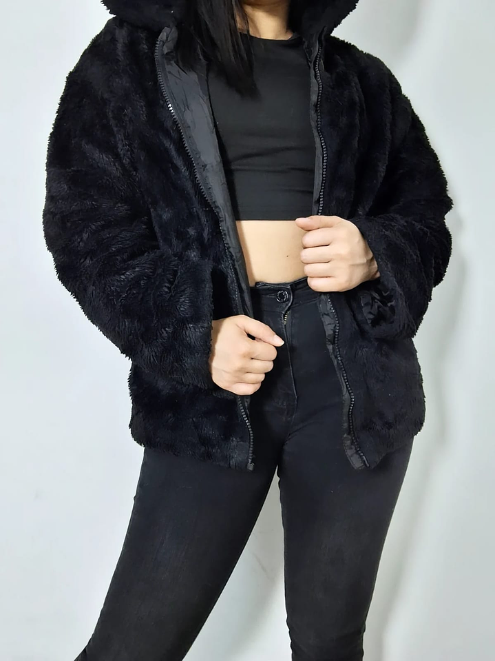 Abrigo eco piel negro con capucha TALLA M 2