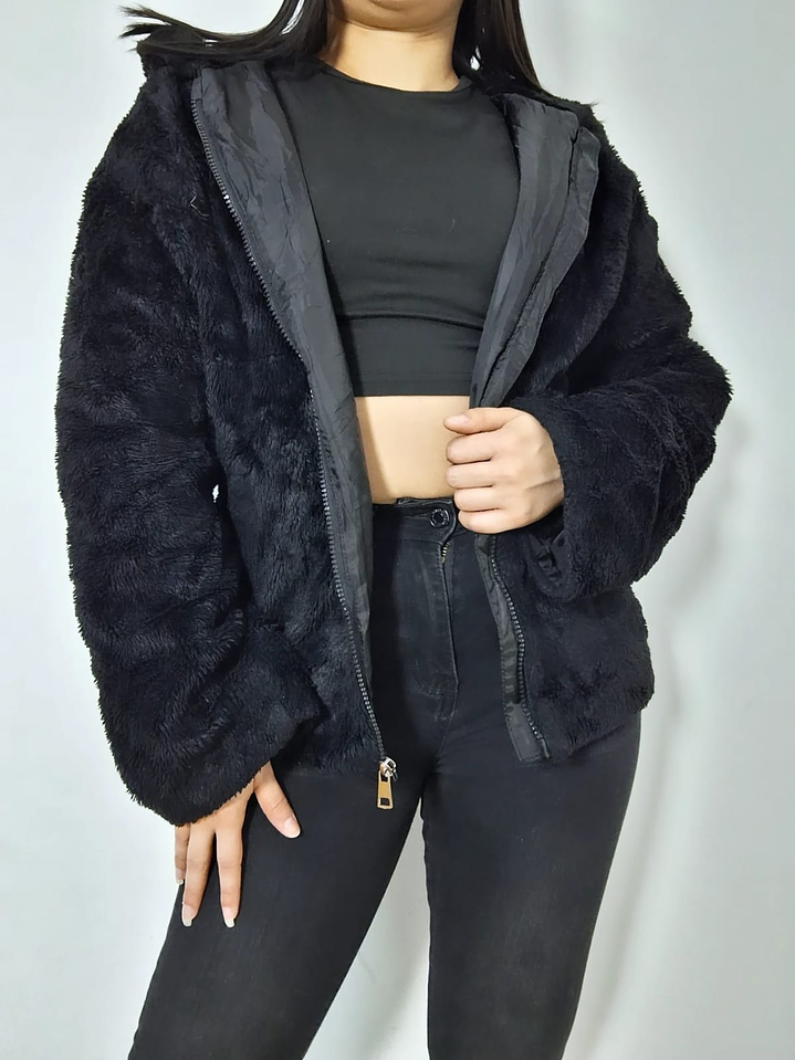 Abrigo eco piel negro con capucha TALLA M 6