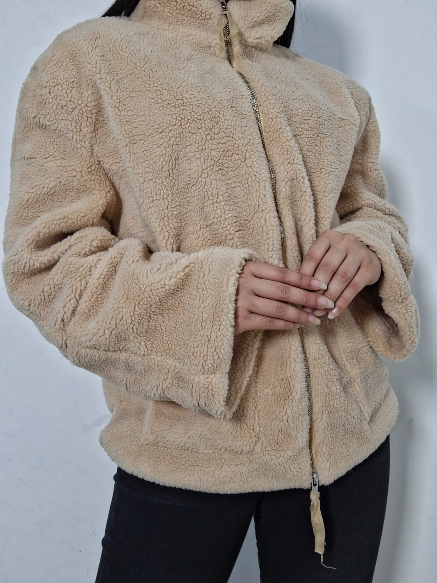 Abrigo eco piel beige tipo teddy TALLA ML 4