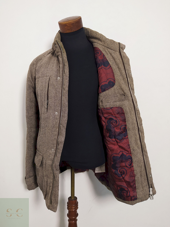 Chaqueta Insight Café Textura Gruesa con Bolsillos Utilitarios – Talla L 2