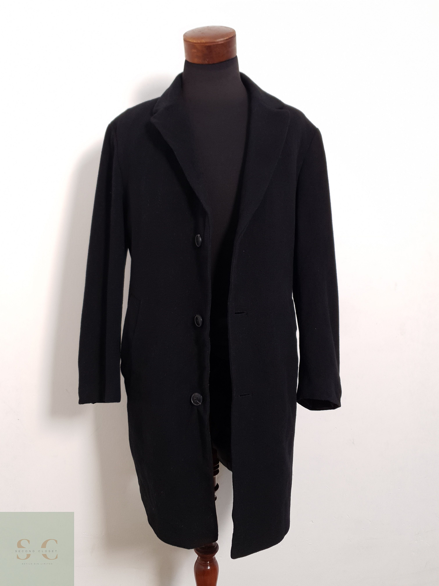 Abrigo Barisal Tres cuartos negro 70% lana virgen + 10% cashmere Talla ML 6