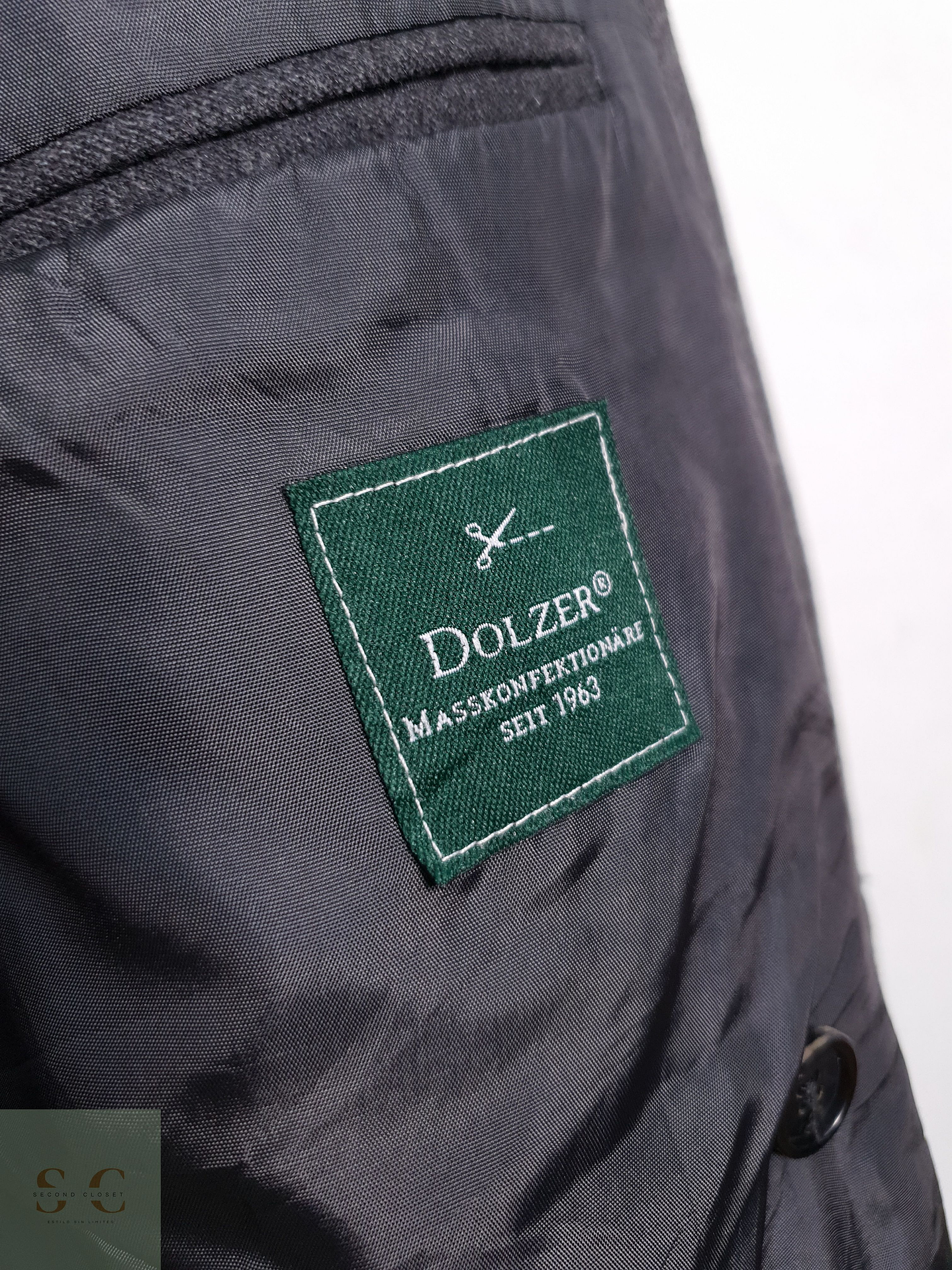 Blazer Dolzer 96 lana virgen 4 elastano gris liso Talla XL 6