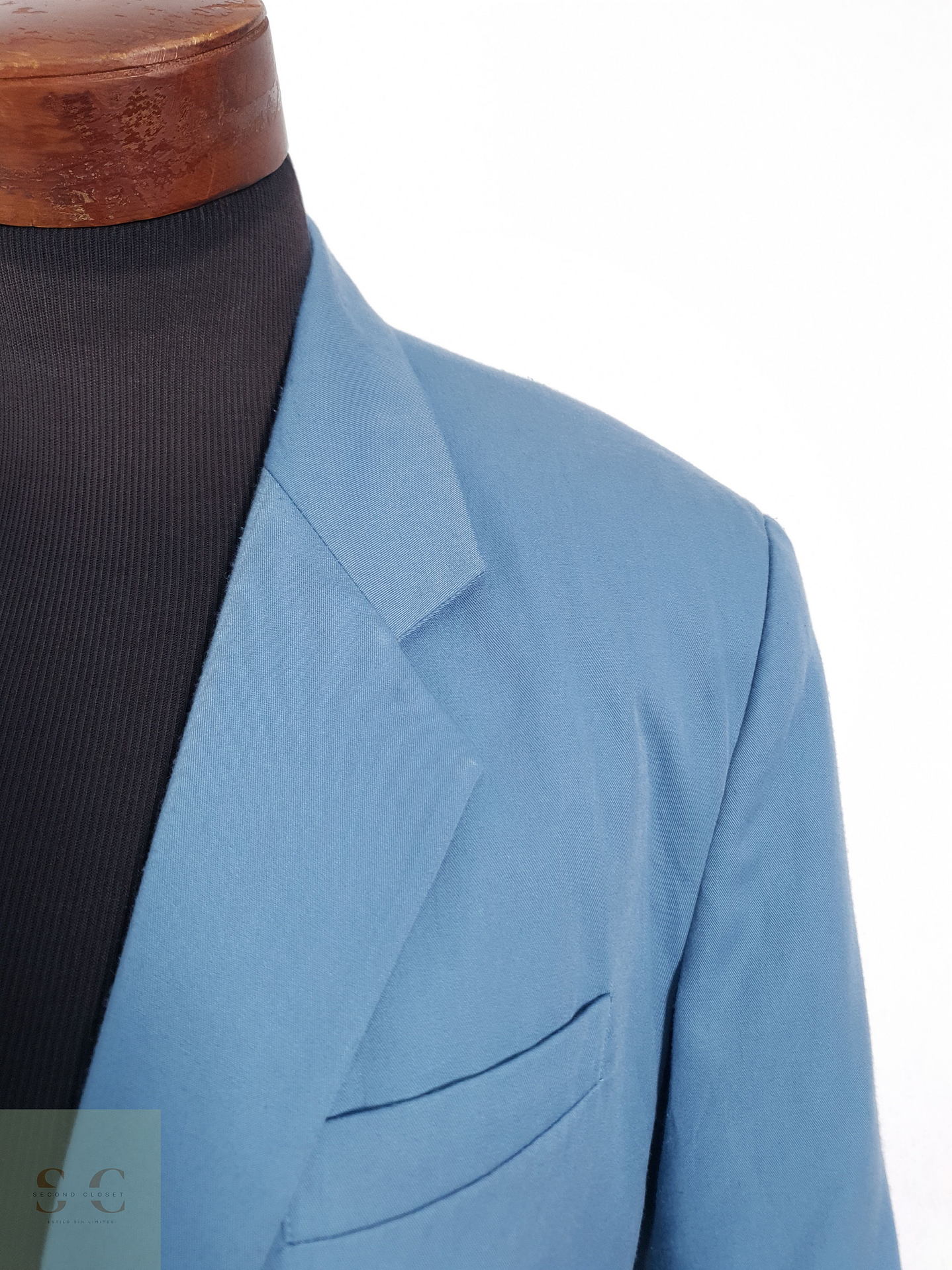 Blazer Copy Right sintético celeste Talla L 4