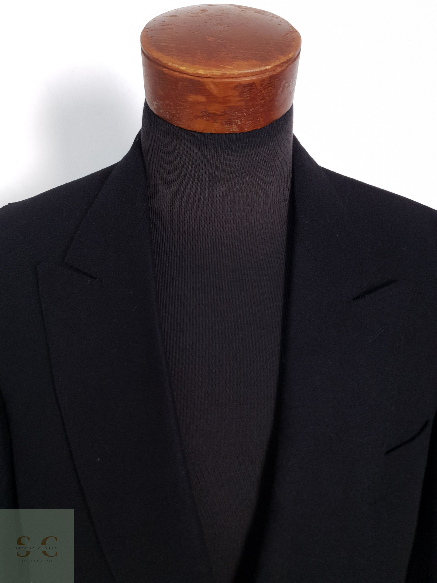 Blazer IGS Collection 100 lana virgen negro botones dorados Talla SM 7