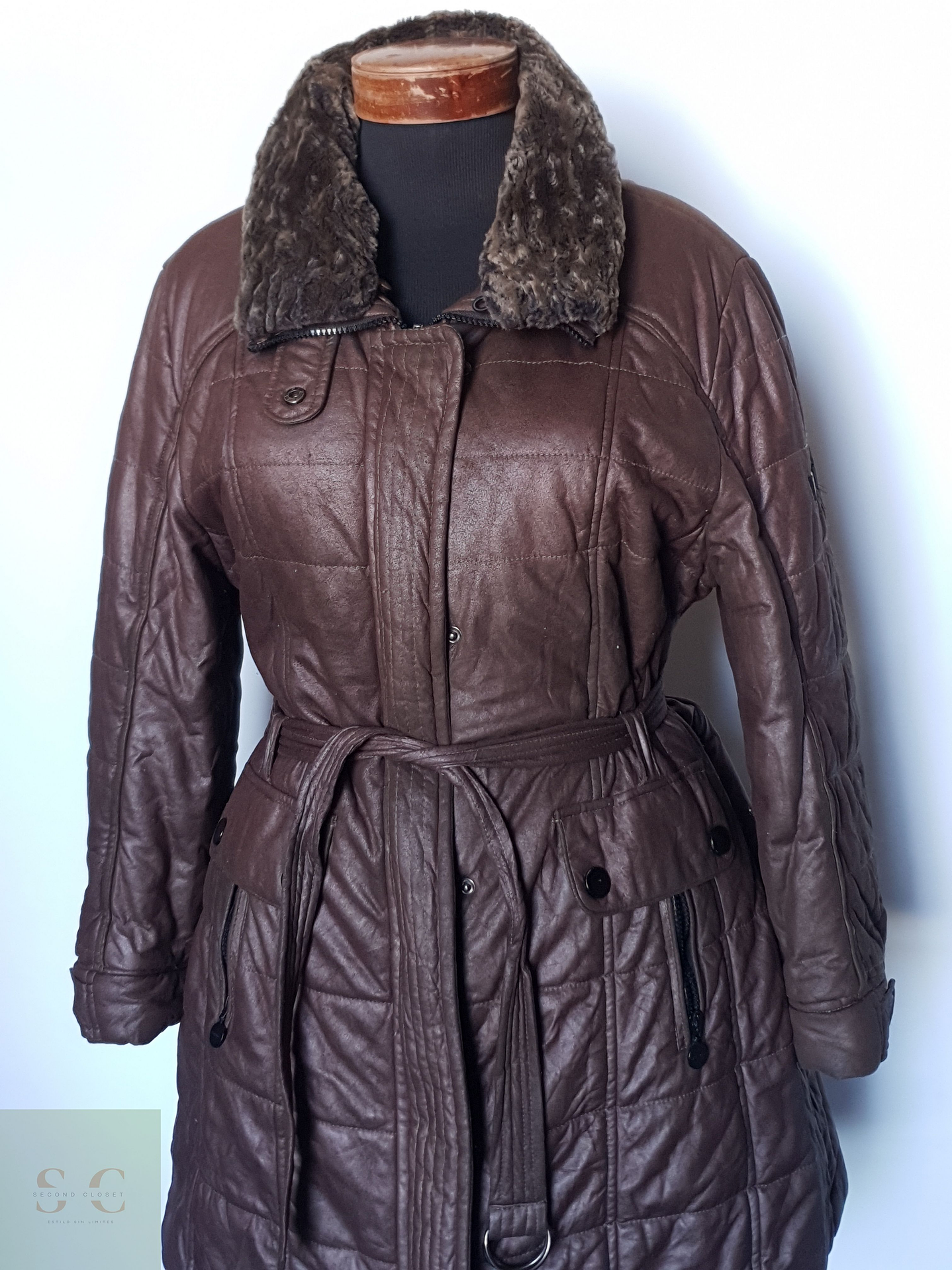 Parka acolchada mujer café cuello piel TALLA L 2