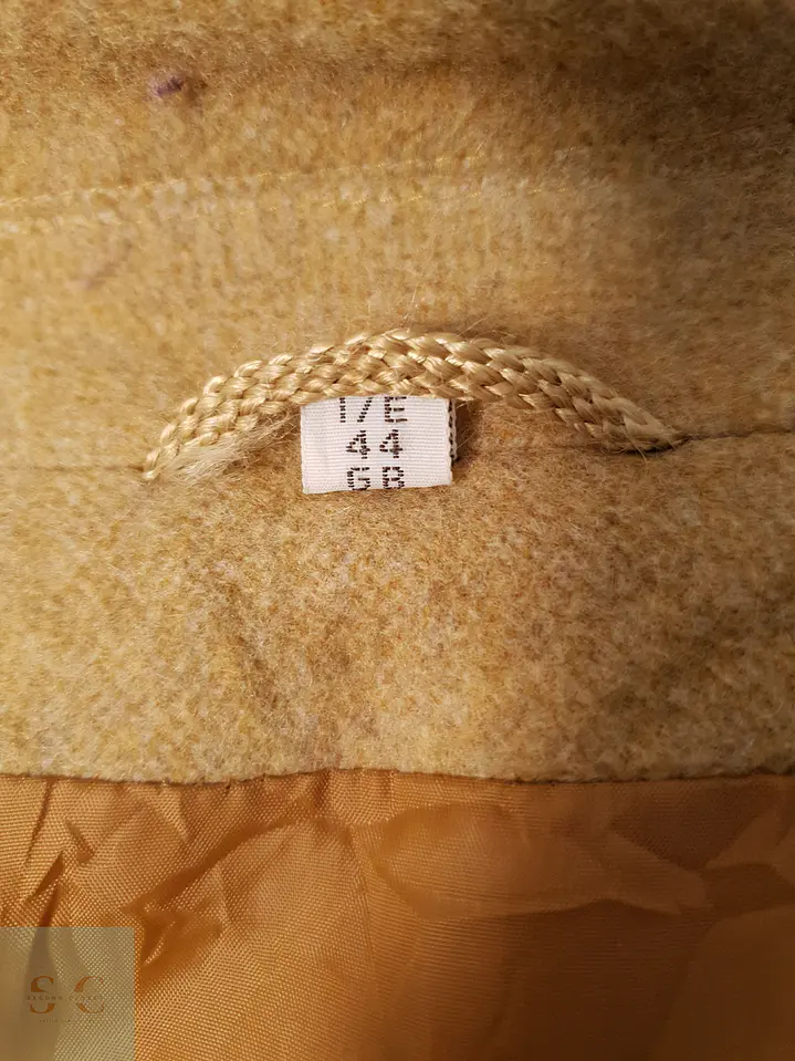 Abrigo Mujer Mostaza Talla XL 10