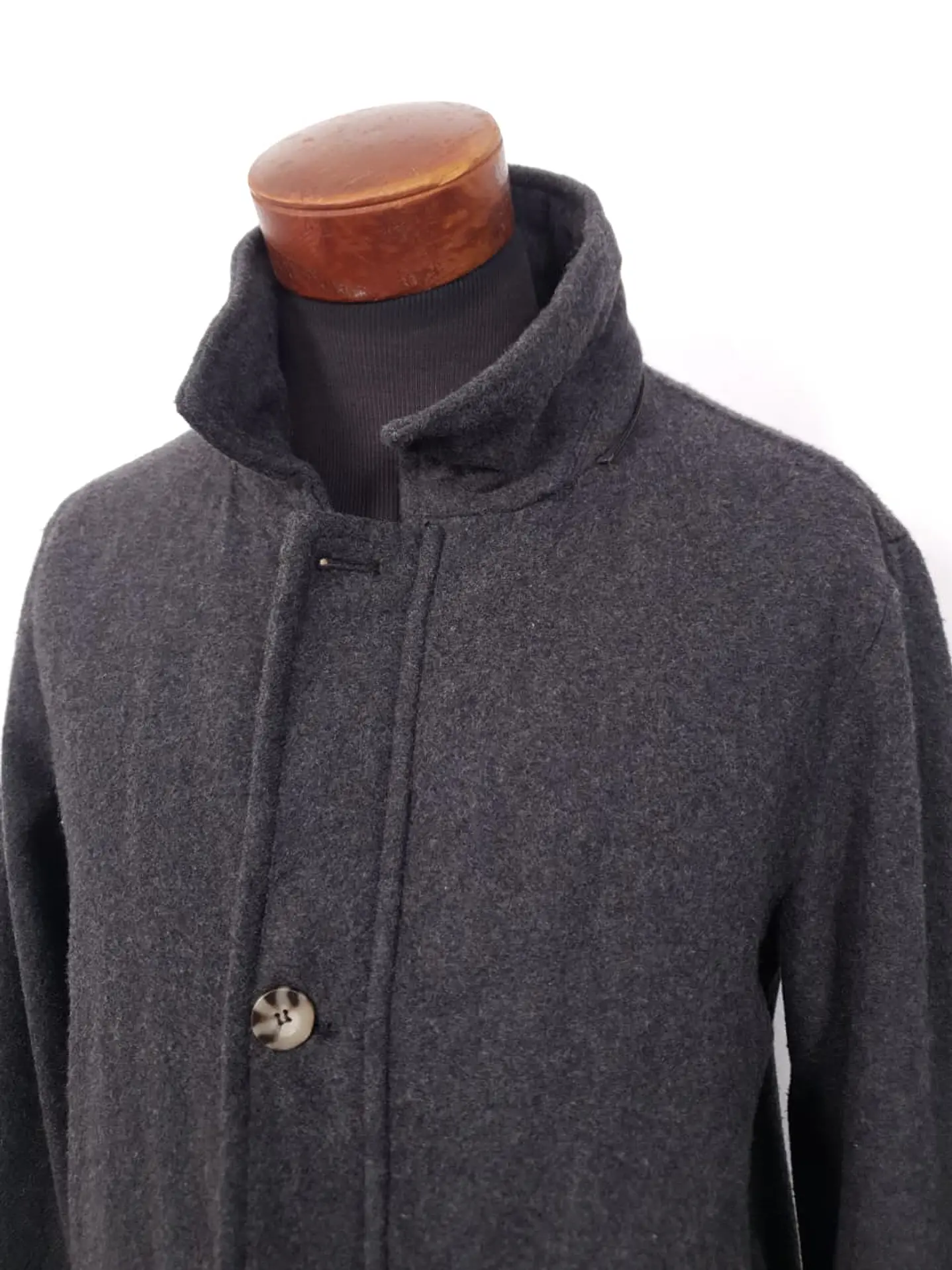 Abrigo hombre plomo de lana – Talla M 5