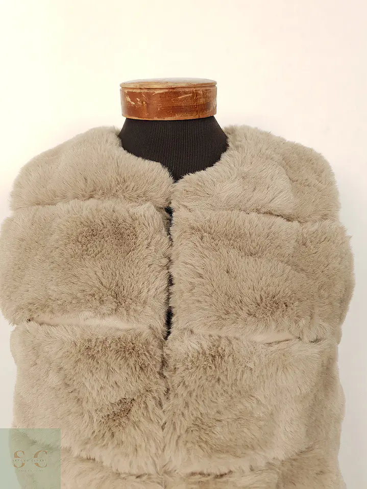 Chaleco eco piel gris claro con broches TALLA S 3