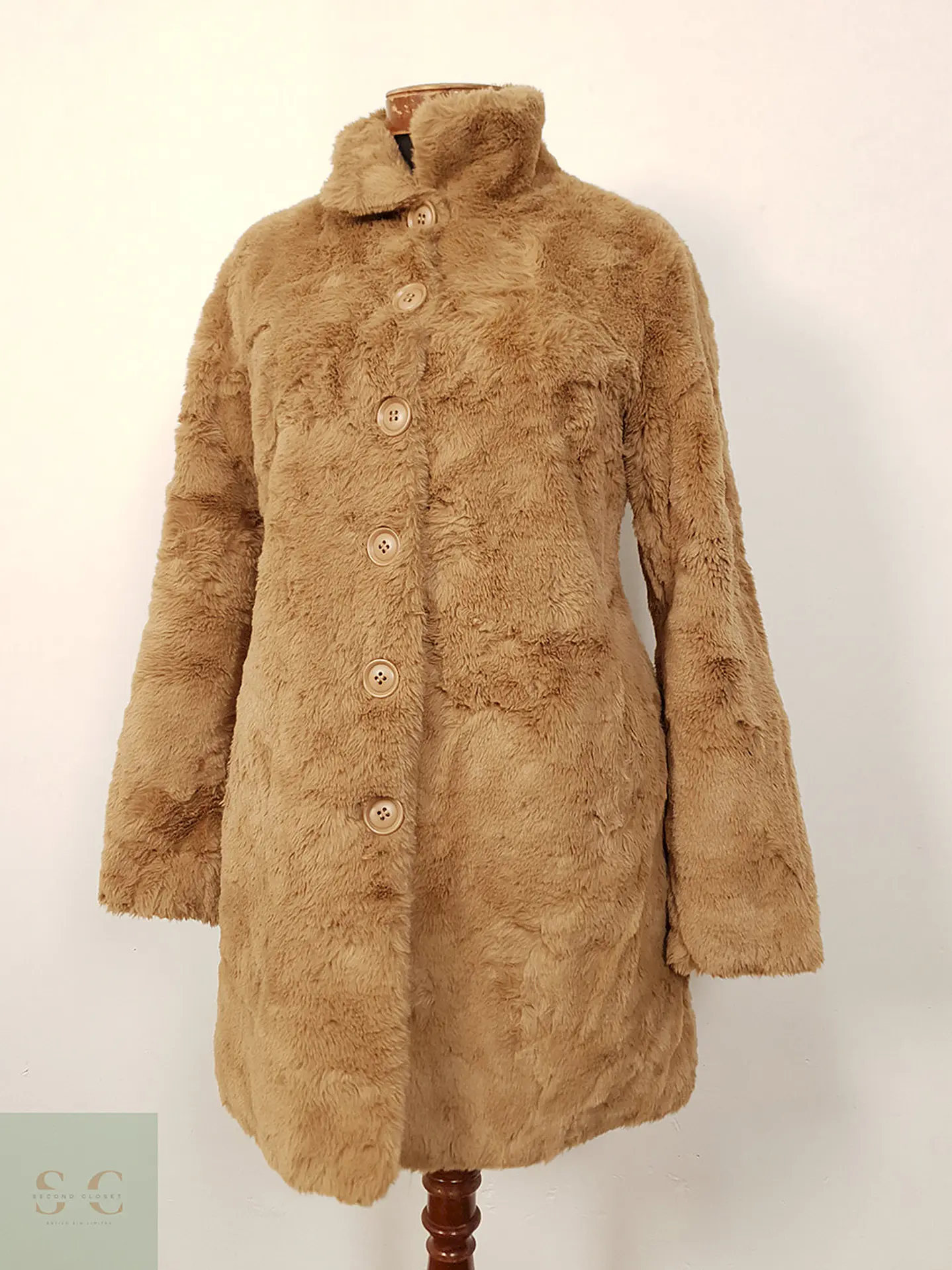 Abrigo eco piel camel clásico TALLA ML 1