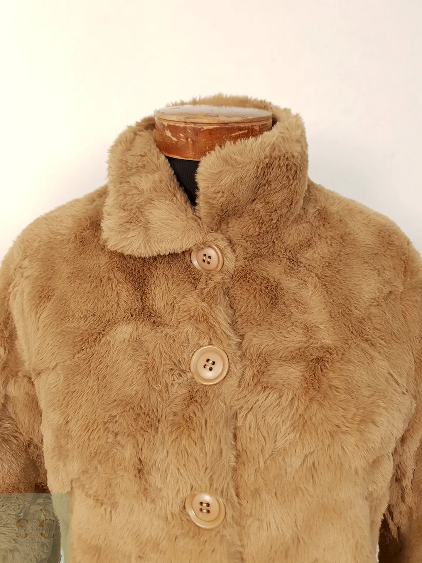 Abrigo eco piel camel clásico TALLA ML 4