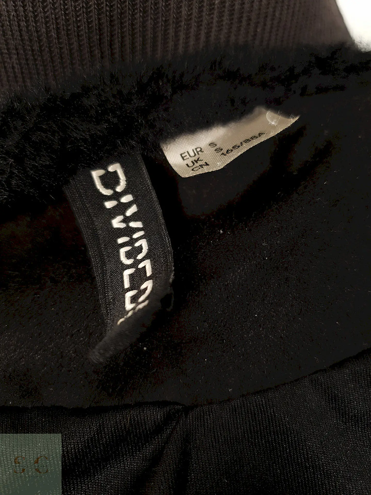 Abrigo eco piel H&M negro TALLA SM 6