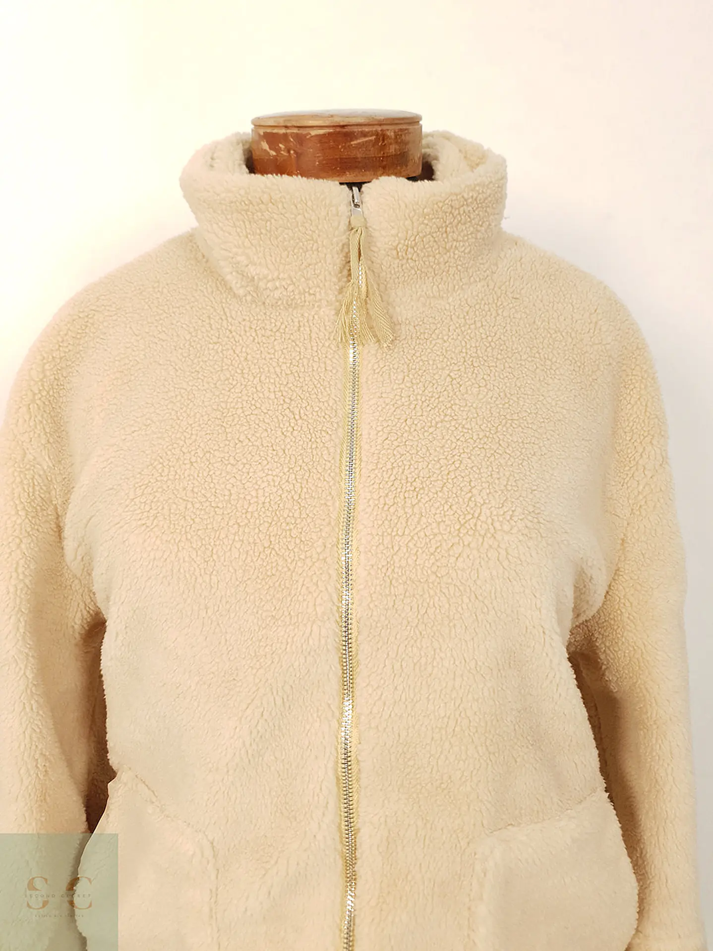Abrigo eco piel beige tipo teddy TALLA ML 4