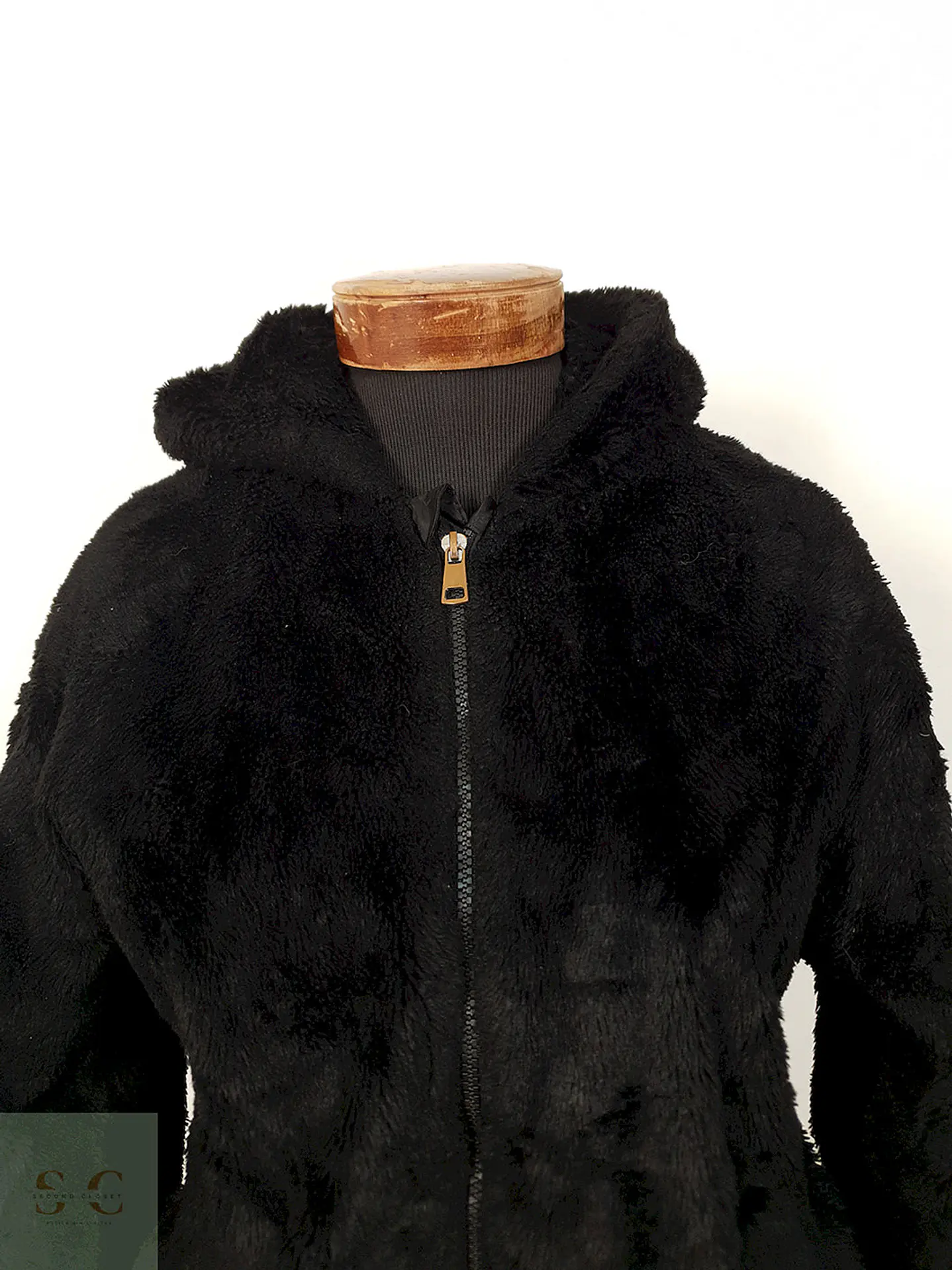 Abrigo eco piel negro con capucha TALLA M 4