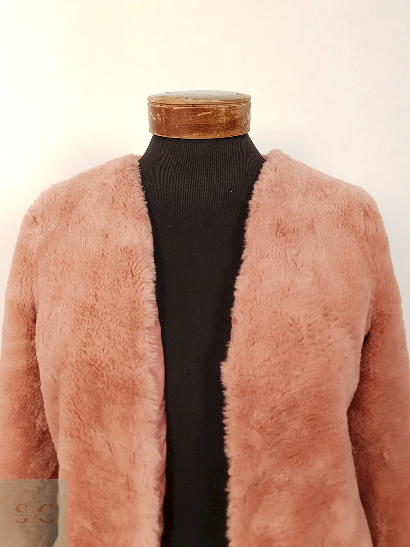 Abrigo eco piel rosa palo TALLA XS 3