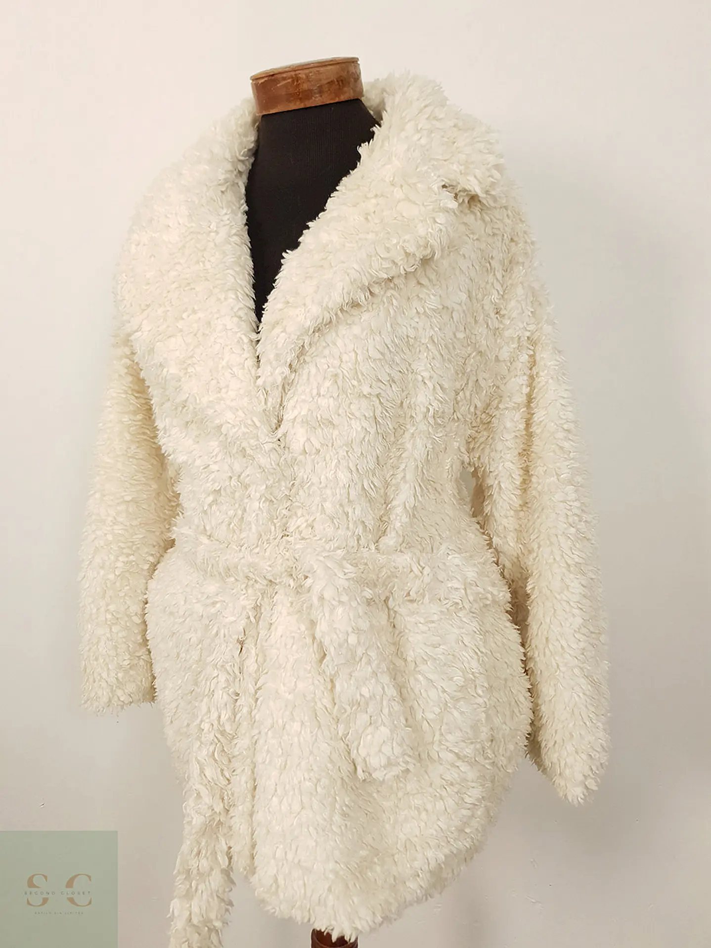 Abrigo eco piel H&M crudo TALLA LXL 2