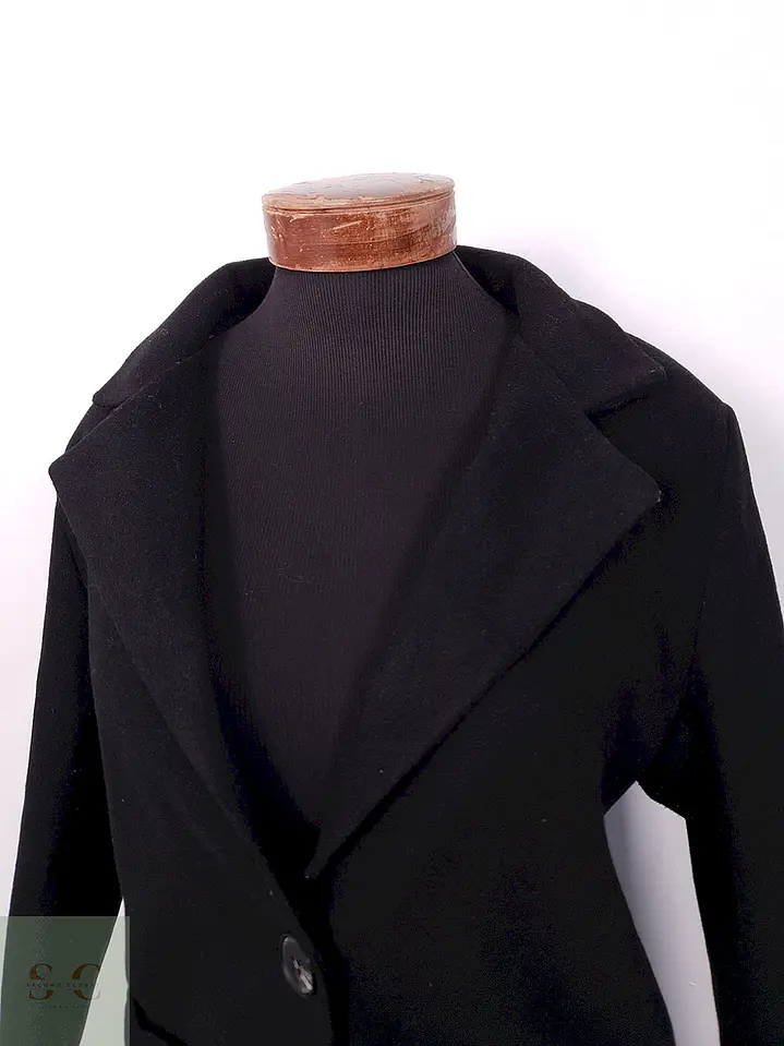 Abrigo Negro Liso Básico - Talla L 4