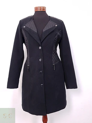 Abrigo BPC Selection Negro Diseño Entallado – TALLA SM