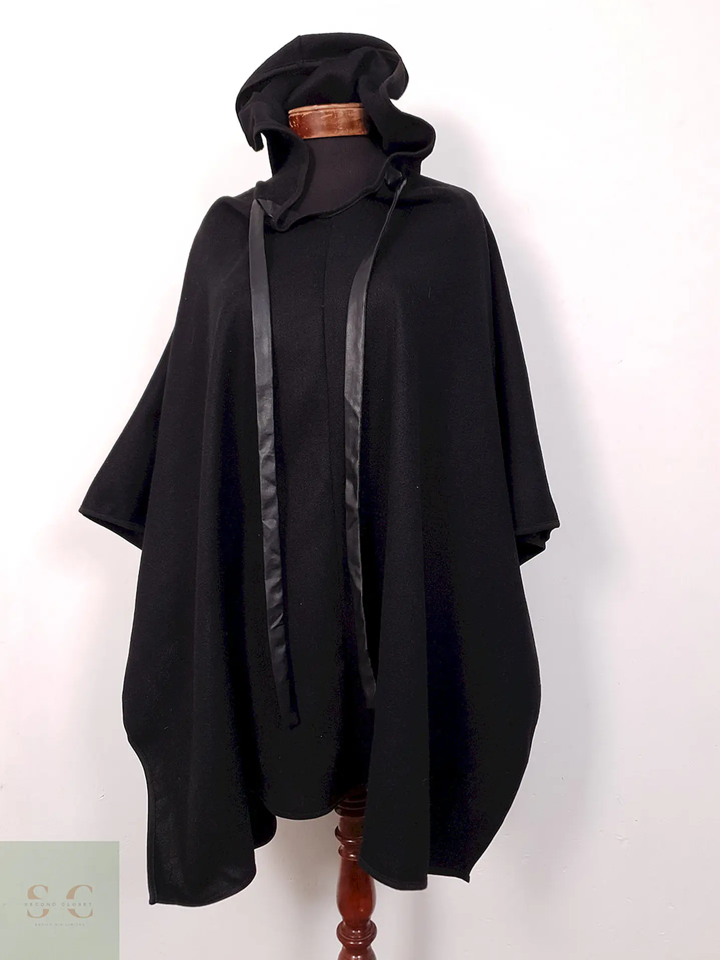 Poncho Negro Ligero - Talla XL 3