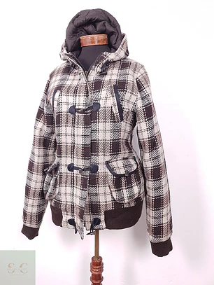 Abrigo Mujer Montgomery Cuadrillé Café Beige con Gorro – TALLA ML
