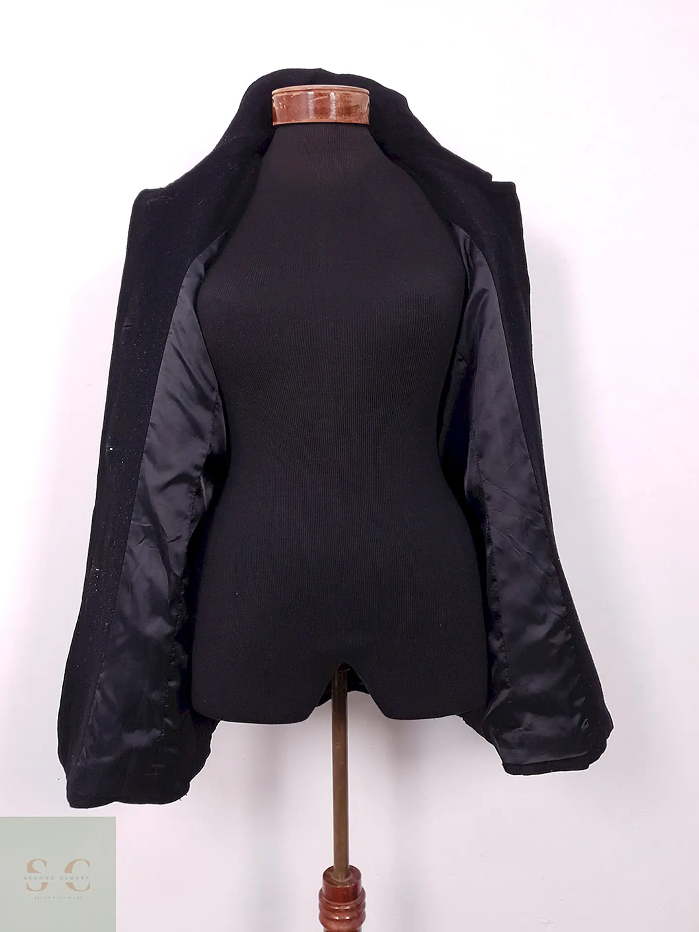 Abrigo Mujer Braetan Negro Lana Virgen Clásico – TALLA ML 9