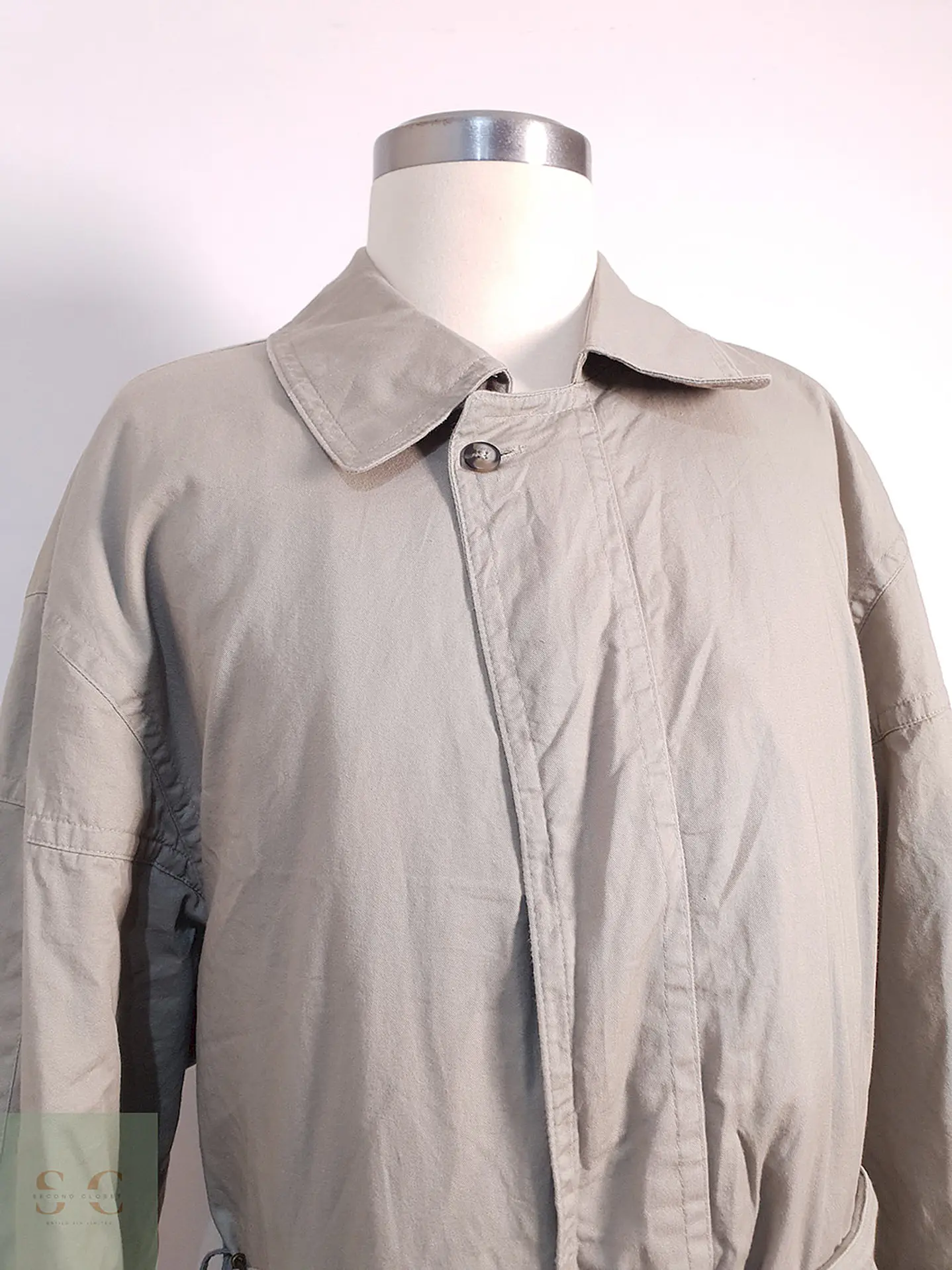 Trench Commander con Cinturón Beige Grisáceo - Talla 4XL 6