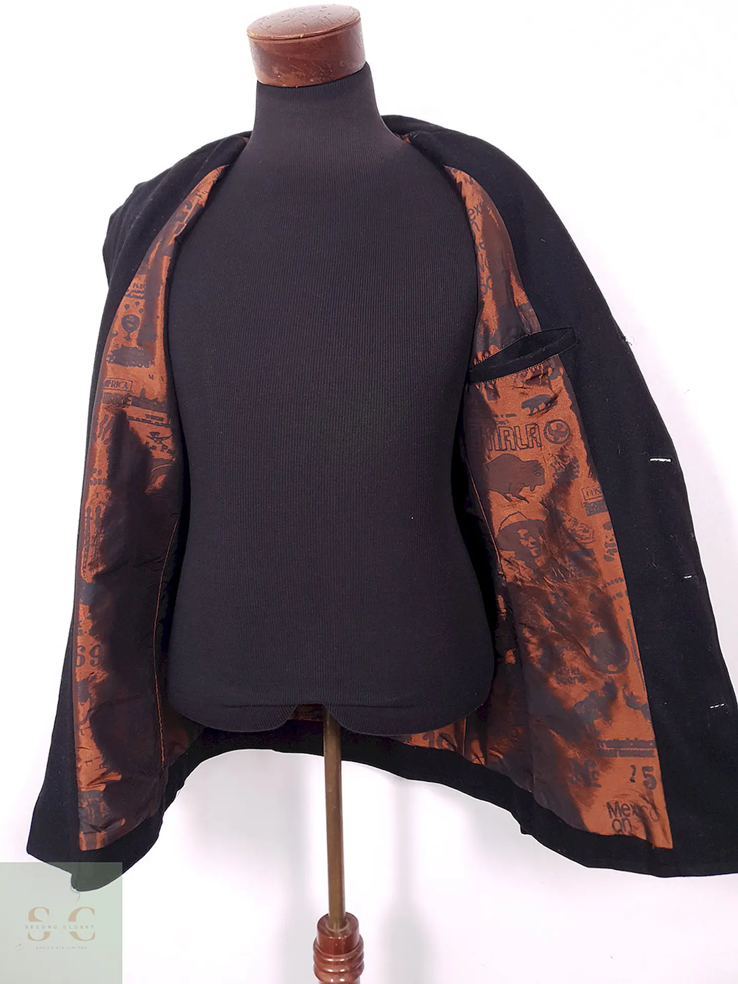 Abrigo Negro Matte Black 80% Lana - Talla SM 10