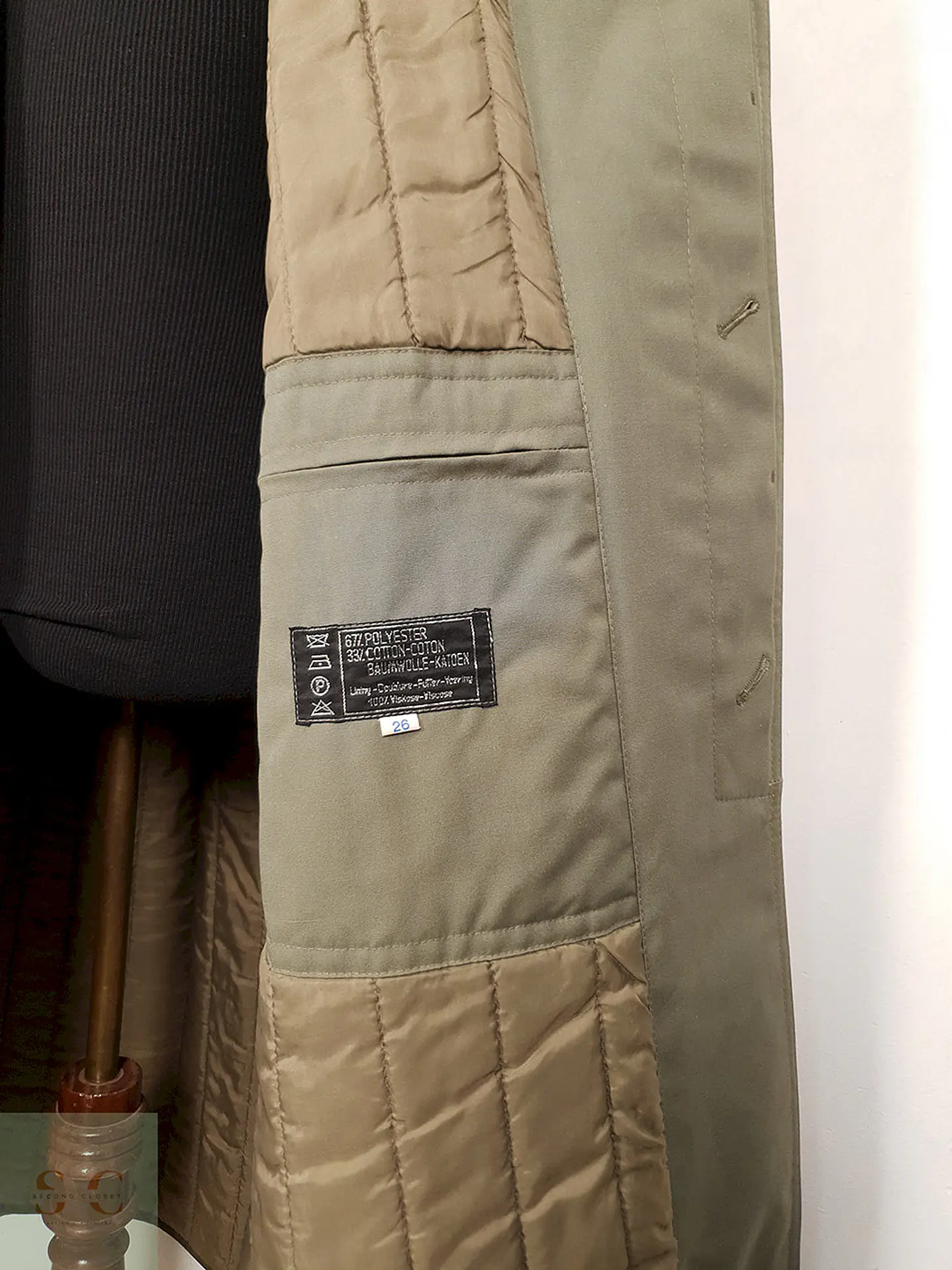 Gabardina Clásica Verde Salvia con Forro Acolchado Desmontable – TALLA LXL 10