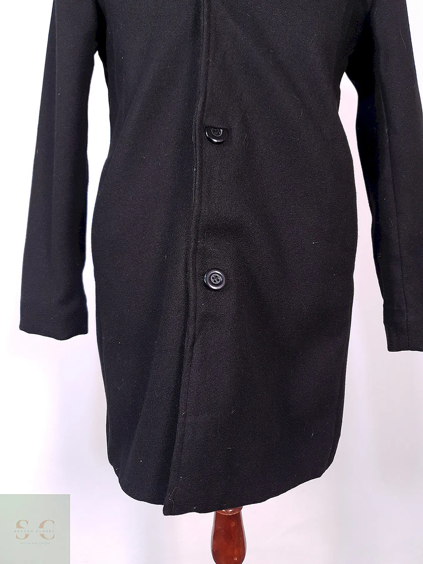 Abrigo Negro Básico Talla SM 2