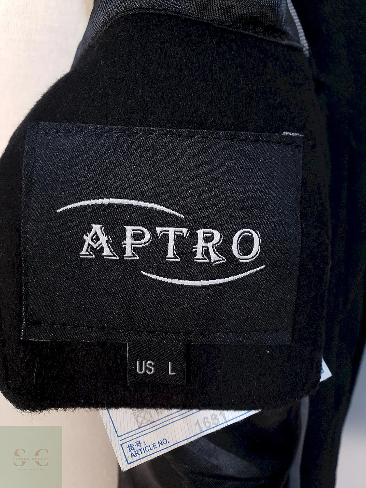 Abrigo Negro Aptro 100% Lana Talla M 12