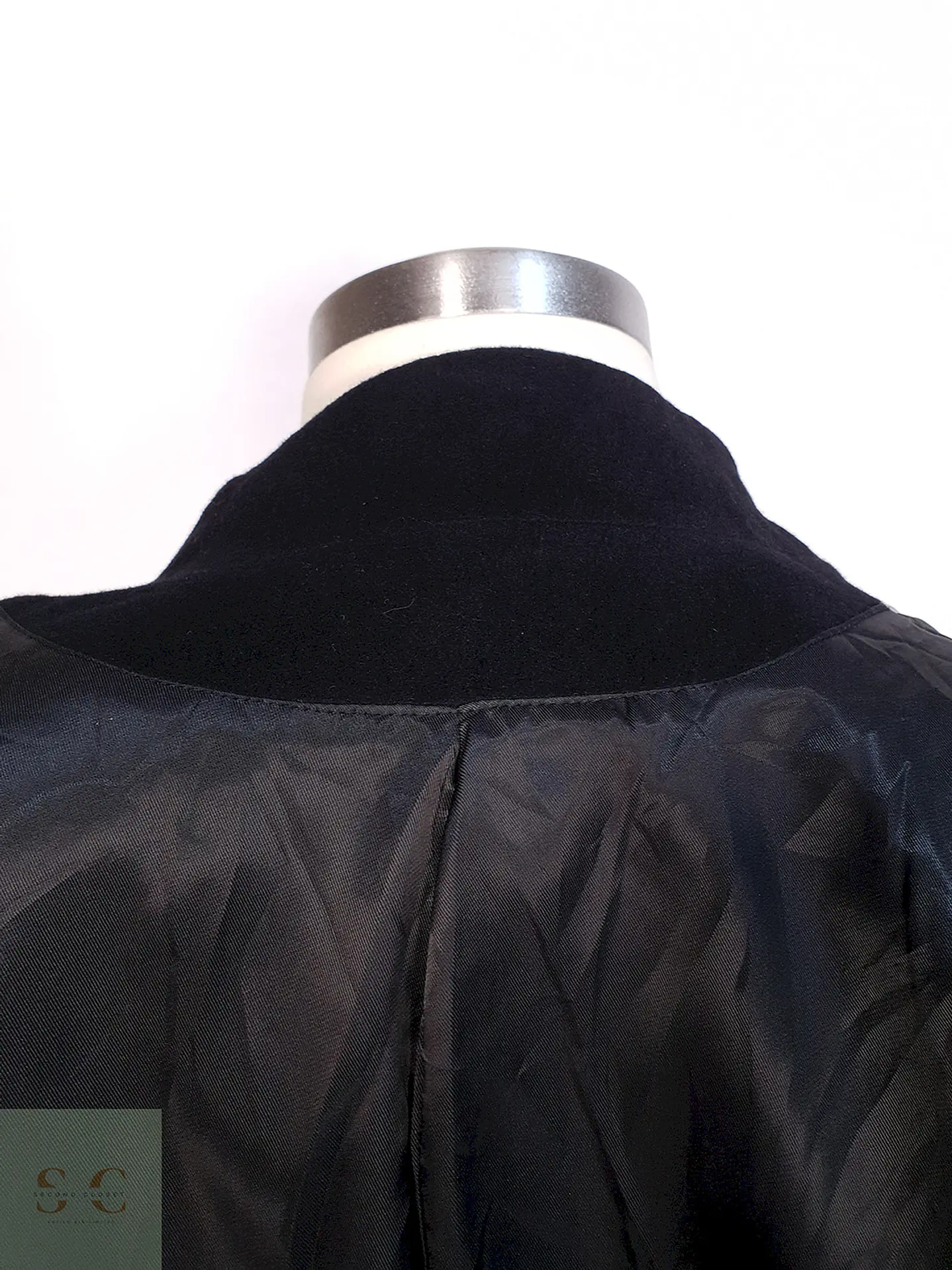 Abrigo Negro Aptro 100% Lana Talla M 14