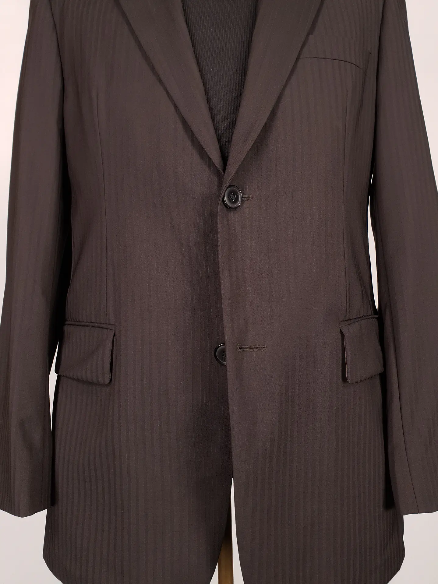 Blazer Hugo Boss Café Rayas – Lanificio F.lli Cerruti 120's – 100% Lana Virgen – Talla SM 6