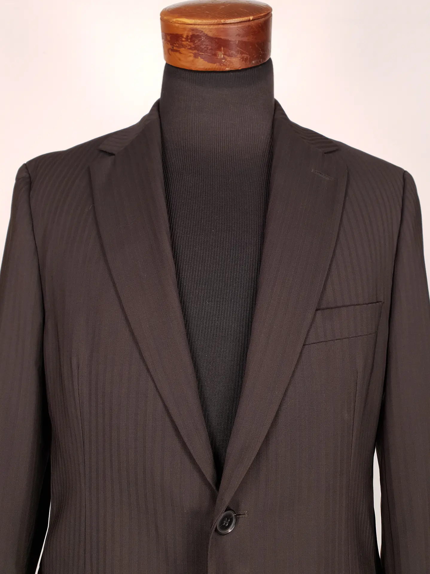 Blazer Hugo Boss Café Rayas – Lanificio F.lli Cerruti 120's – 100% Lana Virgen – Talla SM 4